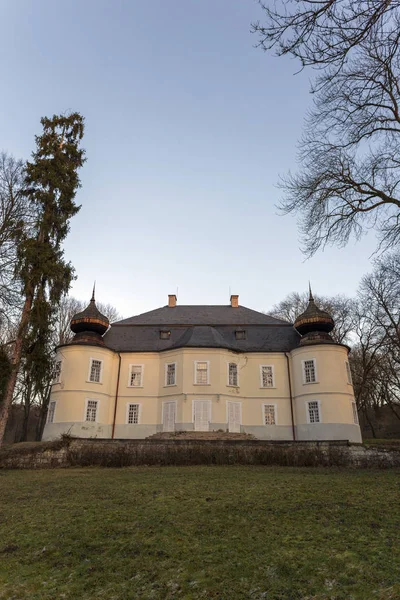 Gyurky-Solymossy-castillo en Batonyterenye — Foto de Stock