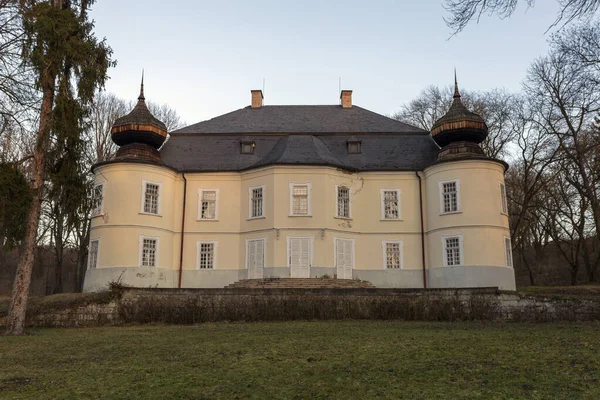 Gyurky-Solymossy-castle in Batonyterenye — Stock Photo, Image