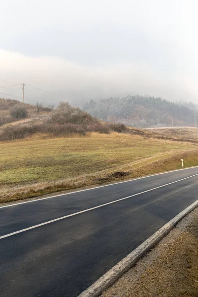 Frosty road on a winter day — 스톡 사진