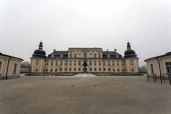 Pałac L 'Huillier-Coburg w Edeleny — Zdjęcie stockowe