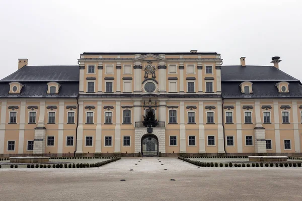 Palacio de L 'Huillier-Coburg en Edeleny —  Fotos de Stock