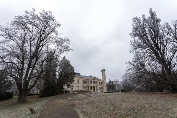 Jardim do Palácio Karolyi em Fuzerradvany, Hungria — Fotografia de Stock