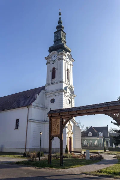 Barokke calvinistische kerk in Szabadszallas, Hongarije — Stockfoto