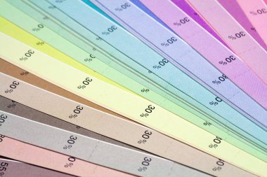 Pantone istatistiklerinin renk izi dengeli ölçekte