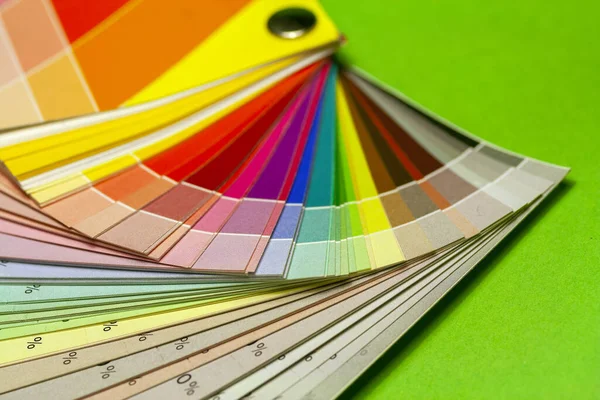 Impressão a cores de uma escala offset — Fotografia de Stock