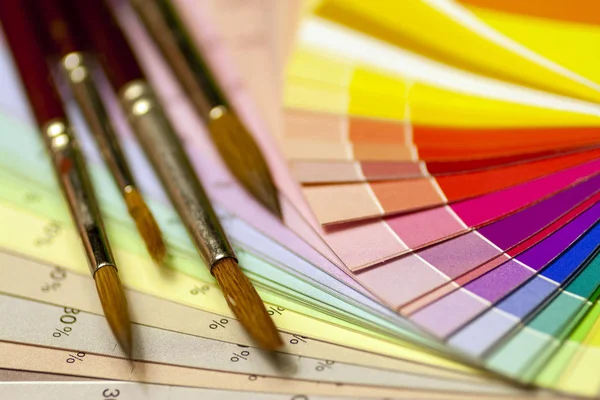 Escovas em uma impressão a cores de uma escala offset . — Fotografia de Stock