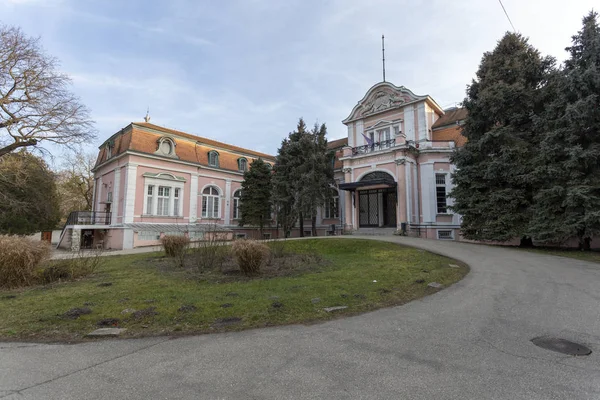 Château Solymosy-Gyurky maintenant Selye Janos hôpital à Komarom — Photo