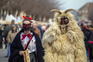 Busojaras (Buso-walking), Macaristan 'ın Mohacs kentinde yaşayan Sokci etnik grubunun yıllık maskeli balosu..
