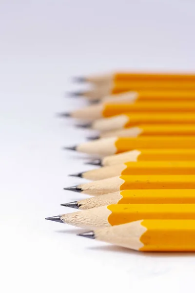 Žluté Tužky Bílém Pozadí — Stock fotografie