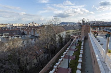 Macaristan 'ın Budapeşte kentindeki Gül Baba mezarından bir anıt mezar.