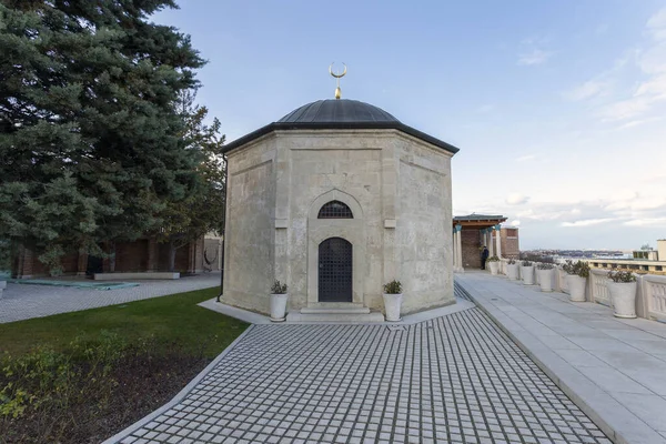 Gül Baba 'nın mezarı Budapeşte, Macaristan' da bir anıt mezardır..