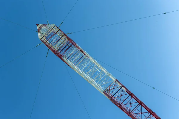 ハンガリーのSizigetszentmiklosにあるLakihegy Towerラジオマスト — ストック写真