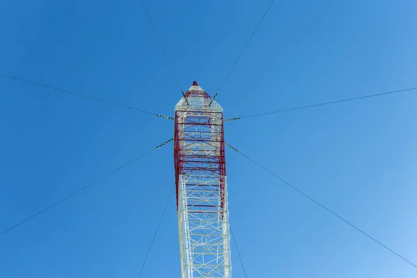 ハンガリーのSizigetszentmiklosにあるLakihegy Towerラジオマスト — ストック写真