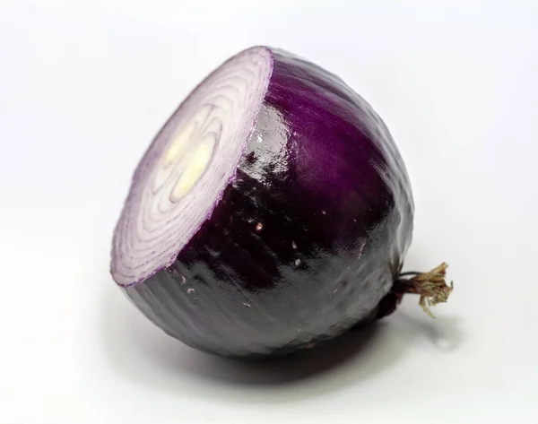 Cebolla Roja Aislada Sobre Fondo Blanco —  Fotos de Stock