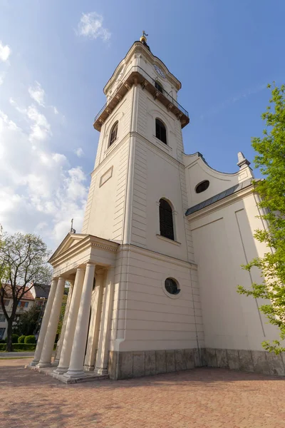 Kościół Zreformowany Wiosenny Dzień Kunszentmiklos Węgry — Zdjęcie stockowe