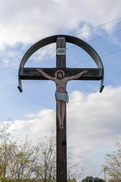 Roadside Svatyně Kříž Dřevěným Křížem Maďarsku — Stock fotografie