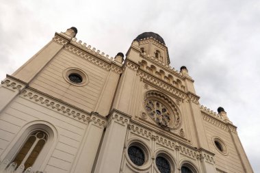 Macaristan 'ın Kecskemet kentindeki eski sinagog.