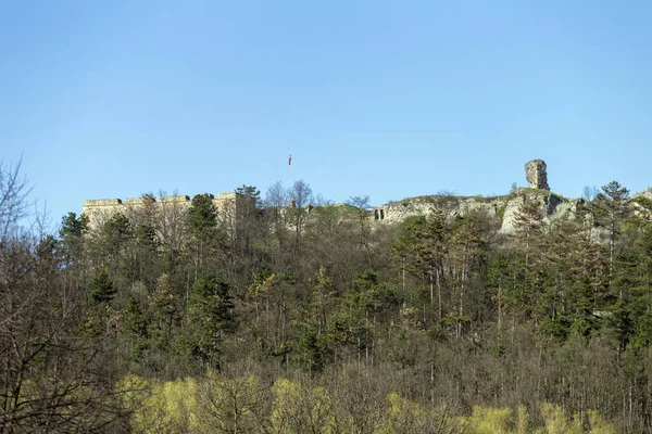 Vista Distância Castelo Nograd Hungria Dia Primavera — Fotografia de Stock