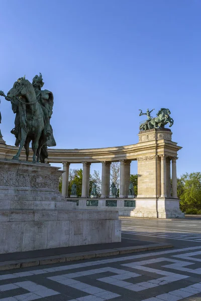 Plac Bohaterów Budapeszcie Węgry Słoneczny Kwiecień — Zdjęcie stockowe