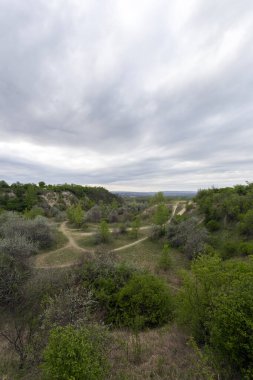 Macaristan Erd yakınlarında motokros patikaları
