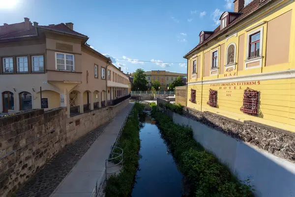 Eger Ungheria 2020 Eger Creek Eger Ungheria Pomeriggio Soleggiato Primavera — Foto Stock