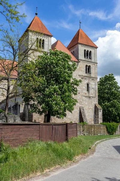 Chiesa Romanica Del Monastero Ocsa Ungheria Una Soleggiata Giornata Primaverile — Foto Stock