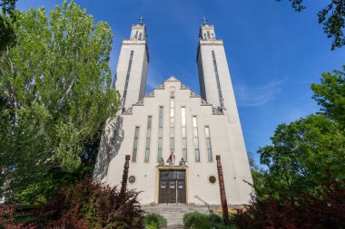 Macaristan 'ın Pusztaszabolcs kentindeki Katolik Aziz Emeric Kilisesi (Szent Imre)