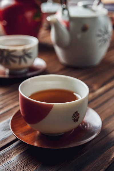 Japanse Thee Aziatische Porseleinen Beker Houten Tafel — Stockfoto