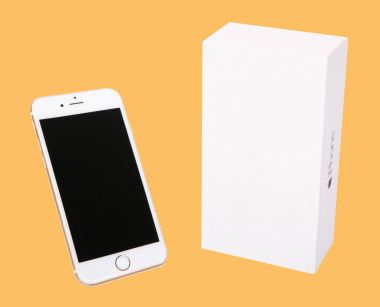 Moskova, Rusya - 27 Eylül 2017: Iphone 6s Apple Inc Apple tarafından geliştirilen bir akıllı telefon serbest bırakmak yeni iphone 6 olduğunu ve iphone 6s