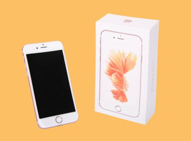 Moskova, Rusya - 27 Eylül 2017: Iphone 6s Apple Inc Apple tarafından geliştirilen bir akıllı telefon serbest bırakmak yeni iphone 6 olduğunu ve iphone 6s
