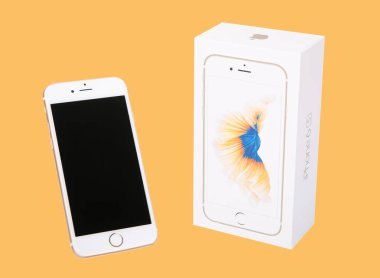 Moskova, Rusya - 27 Eylül 2017: Iphone 6s Apple Inc Apple tarafından geliştirilen bir akıllı telefon serbest bırakmak yeni iphone 6 olduğunu ve iphone 6s