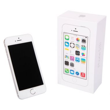 Moskova, Rusya - 27 Eylül 2017: Iphone 5'ler olduğunu Apple Inc Apple tarafından geliştirilen bir akıllı telefon serbest bırakmak yeni iphone 5 ve iphone 5'ler