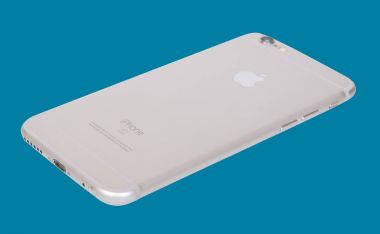 Moskova, Rusya - 27 Eylül 2017: Iphone 6s Apple Inc Apple tarafından geliştirilen bir akıllı telefon serbest bırakmak yeni iphone 6 durum ve iphone 6s