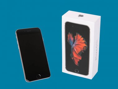 Moskova, Rusya - 27 Eylül 2017: Iphone 6s Apple Inc Apple tarafından geliştirilen bir akıllı telefon serbest bırakmak yeni iphone 6 durum ve iphone 6s
