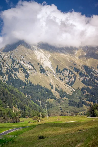 Ορεινό τοπίο στην Λομπία, Bregaglia. Ελβετία — Φωτογραφία Αρχείου