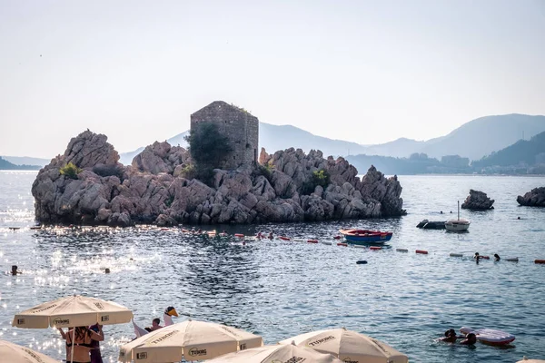 PRZNO, MONTENEGRO - JULY 04, 2019: Popular tourist place with the sand beach — Stock Photo, Image