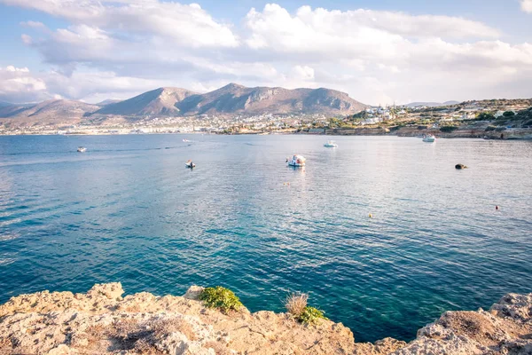 Hermoso mar en Hersonissos en Creta. Países Bajos — Foto de Stock