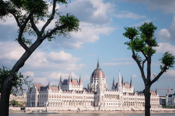 Hungarian Parliament Building in Budapest — Stock Photo, Image