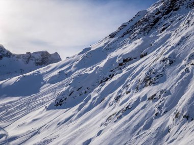 Tyrol, Avusturya 'daki Stubai Buzulu' nda kayak merkezi.
