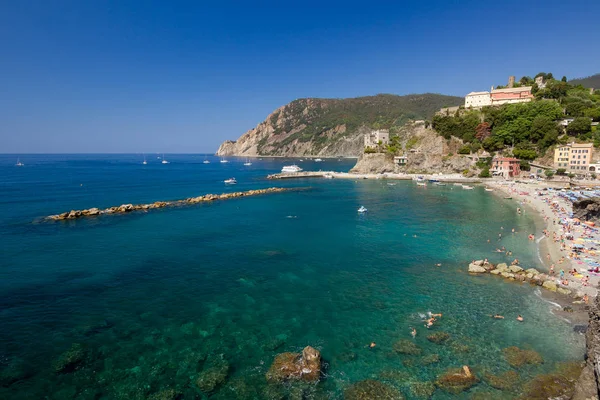 Vista colorida en Monterosso Al Mare, Cinque Terre, Italia — Foto de Stock