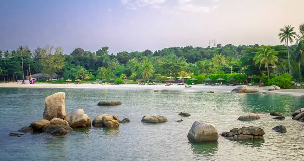 Rocks at the beach of Bintan, Indonesia — Stock Photo, Image