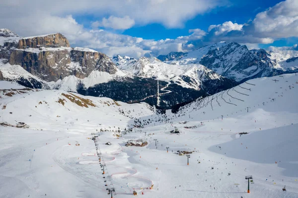 Paisaje Una Estación Esquí Campitello Fassa Italia Dolomitas Invierno Cielo —  Fotos de Stock