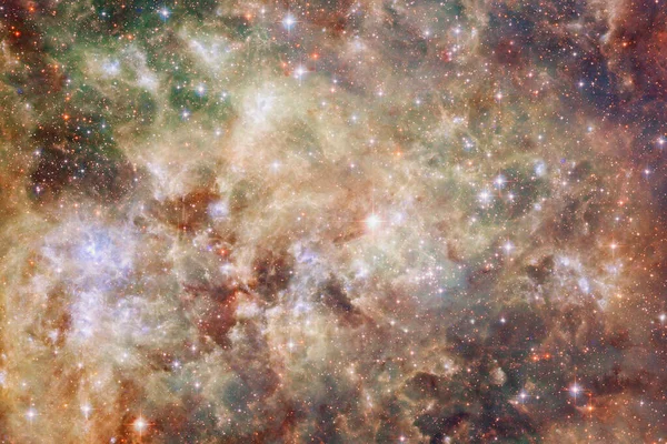Vackra nebulosa, rymdfärd, kluster av stjärnor i yttre rymden. — Stockfoto