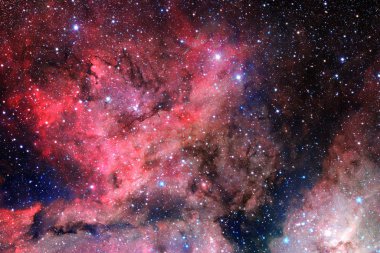 Nebula, galaksi ve yıldızlar güzel bir kompozisyonda..