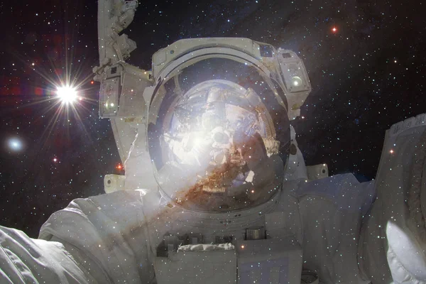 Astronaut Ruimtewandeling Kosmisch Landschap Elementen Van Deze Afbeelding Geleverd Door — Stockfoto