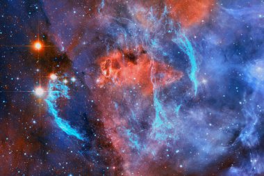 Derin uzayda yıldızların ve galaksilerin olduğu evren sahnesi uzay keşiflerinin güzelliğini gösteriyor. Nasa tarafından döşenmiş elementler.