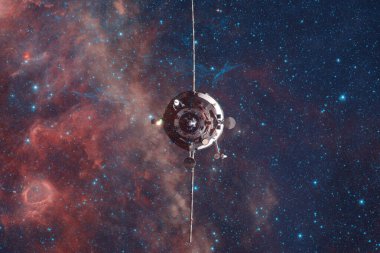 Uzay aracı uzaya fırlatıldı. Kozmos sanatı. Bu görüntünün elementleri NASA tarafından desteklenmektedir