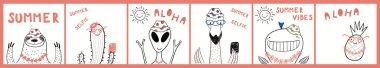 İçinde komik hayvanlar olan posterler, ananas, kaktüs, şapkalı uzaylı, çiçekler, yaz alıntıları. El çizimi çocuksu vektör illüstrasyonu. 
