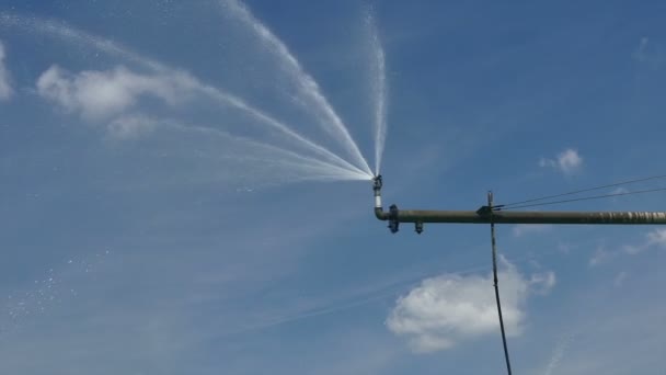 Bevattning sprinkler för vattning — Stockvideo