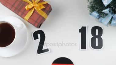 İllüstrasyon, yeni yıl, bir Alman bayrağı, cauntry top, erkek el koymak masaya 2018